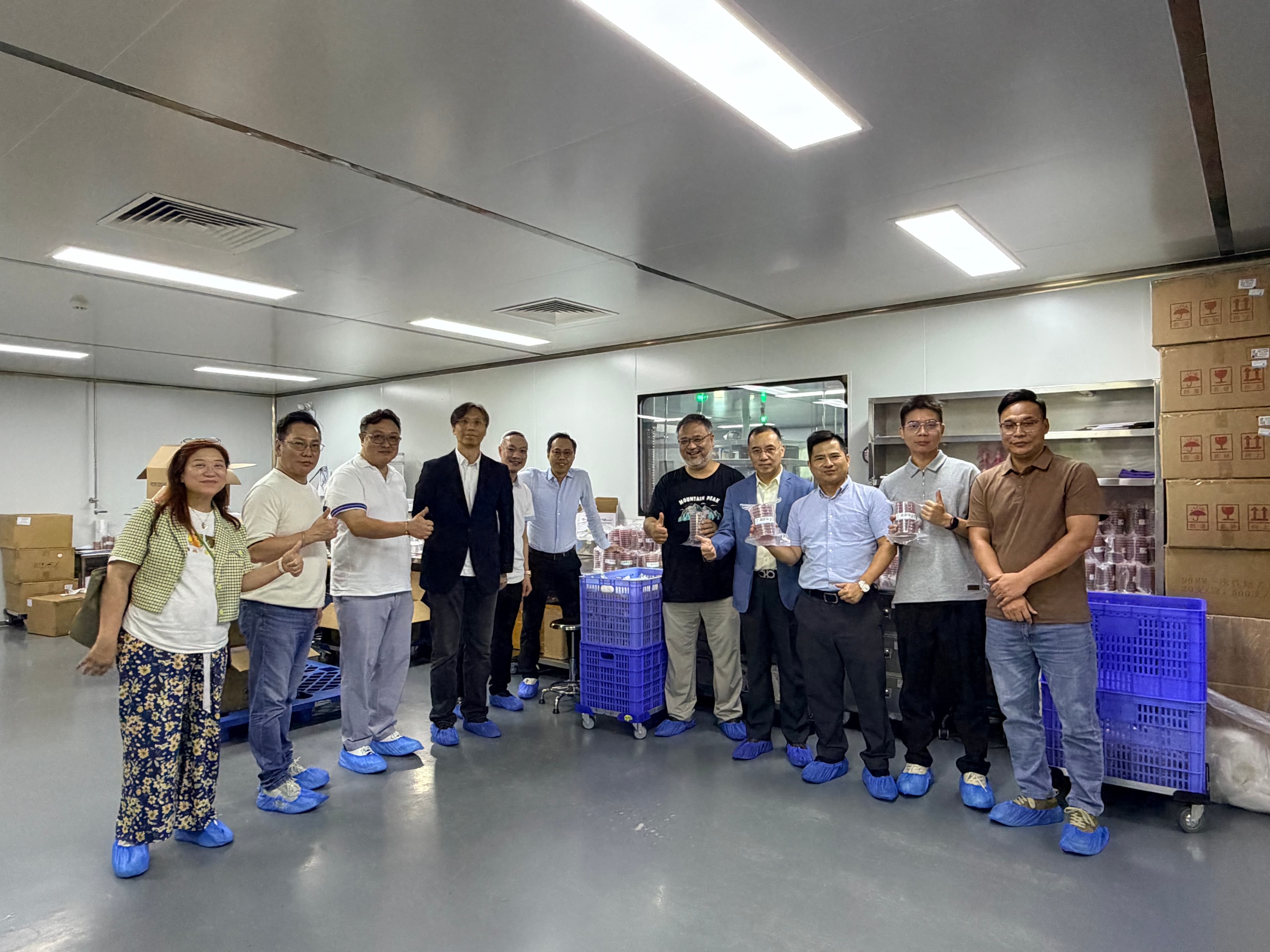 香港公司专业服务联会在2026年6月26日至27日开展两日一夜的「湾区聚商」6月江门投资考察团。

行程对接江门市投资促进局投资中心，解读最新招商政策与产业布局；实地走访嘉能再收资源回收基地、港资企业江门市创盛科技有限公司，深度参研环保资源、生物检测赛道的产业机会。

同时走进新会小鸟天堂、梁启超故居、新会陈皮村，领略江门人文风貌与特色产业底蕴。